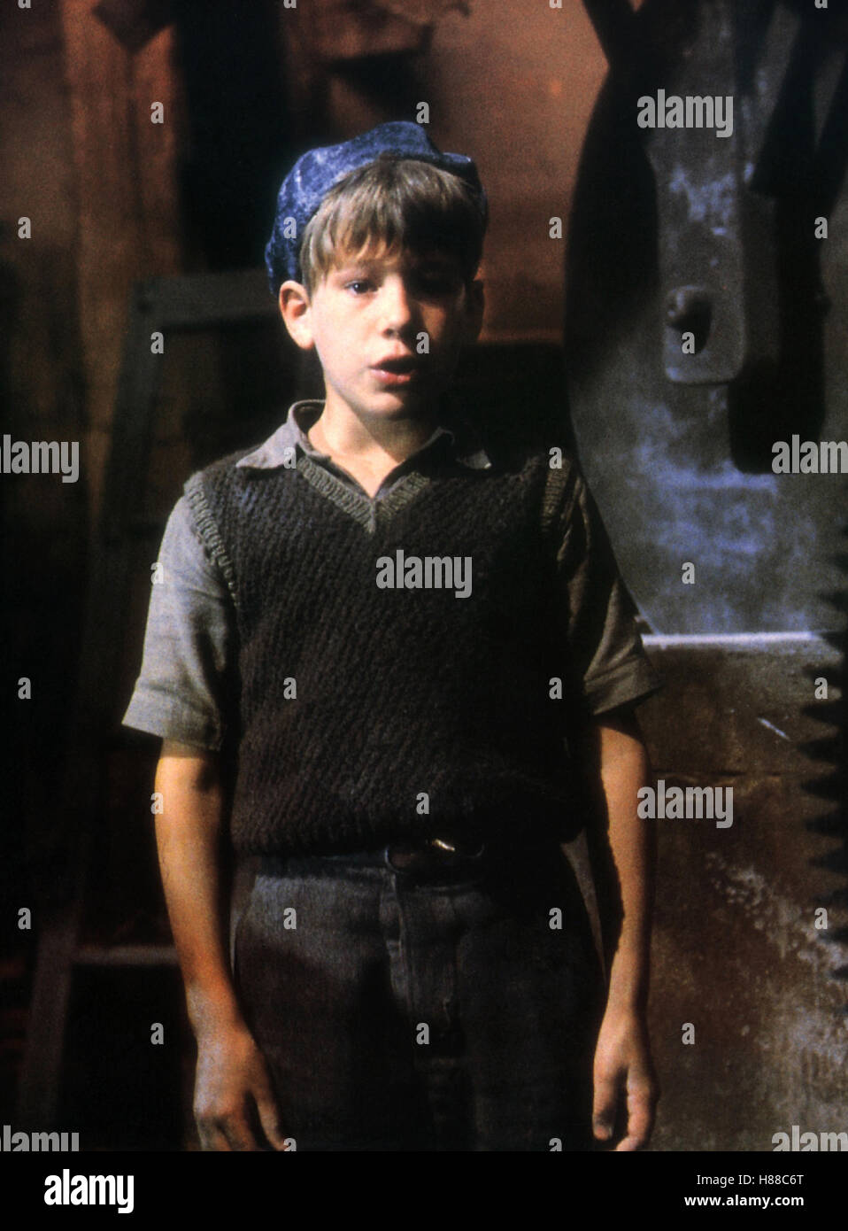 Der Krieg ist aus (Après LA GUERRE) F 1989, Regie: Jean-Loup Hubert, ANTOINE HUBERT, Key: Waffe, MP Stockfoto