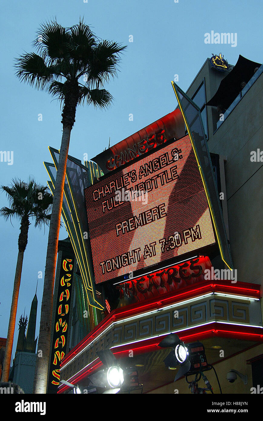 CHARLIES ANGELS FILM Zeichen CHARLIE ANGELES 2-FULL THROT GRAUMANS CHINESE THEATRE HOLLYWOOD LOS ANGELES USA 18. Juni 2003 Stockfoto