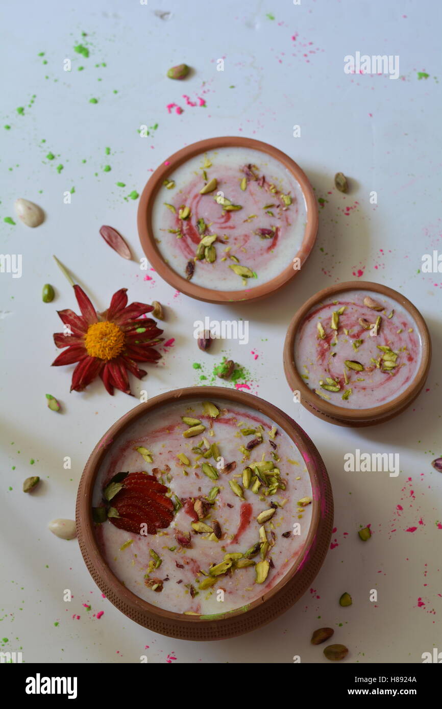 Kheer -Fotos und -Bildmaterial in hoher Auflösung – Alamy Kheer -Fotos und -Bildmaterial in hoher Auflösung – Alamy