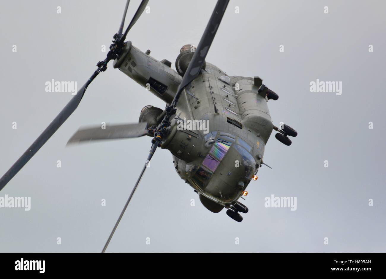 CH-47 abtauchen Stockfoto