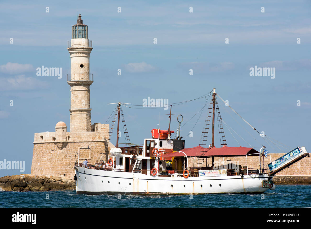 Griechenland, Kreta, Chania, Hafen, Leuchtturm, Stockfoto