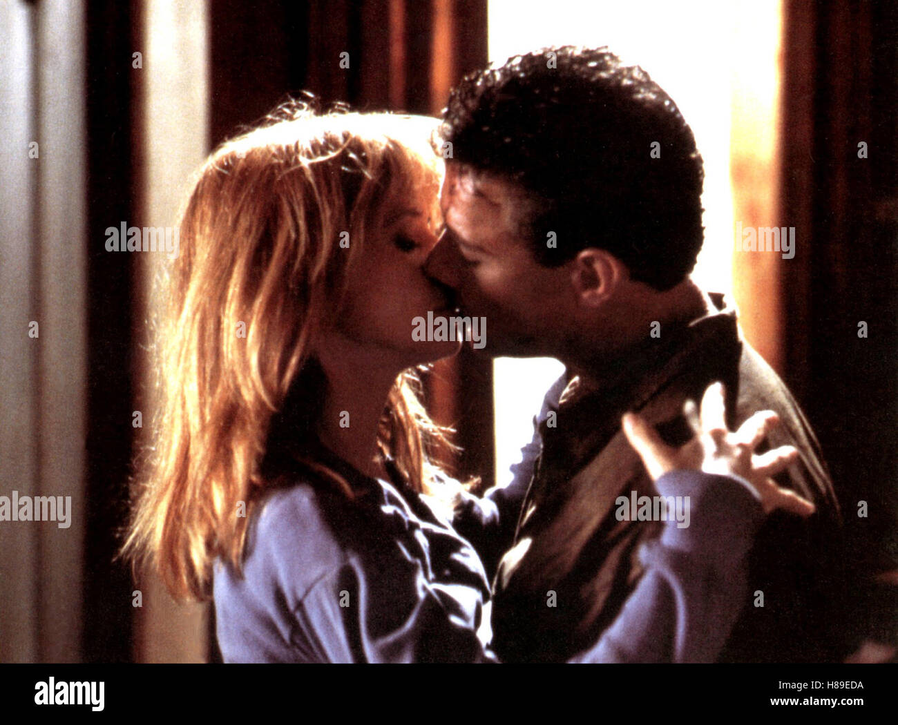 Ohne Ausweg (NOWHERE TO RUN) USA 1993, Regie: Robert Harmon, ROSANNA ARQUETTE, JEAN-CLAUDE VAN DAMME, Stichwort: Bavaria, Umarmung Stockfoto