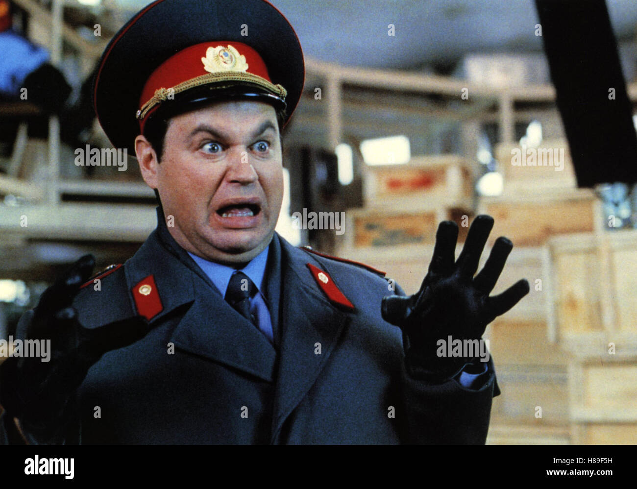Police Academy 7 - Mission in Moskau (POLICE ACADEMY 7 - MISSION nach Moskau) USA 1994, Alan Metter, GREGG BERGER, Stichwort: Uniform, Schreck, Handschuhe Stockfoto