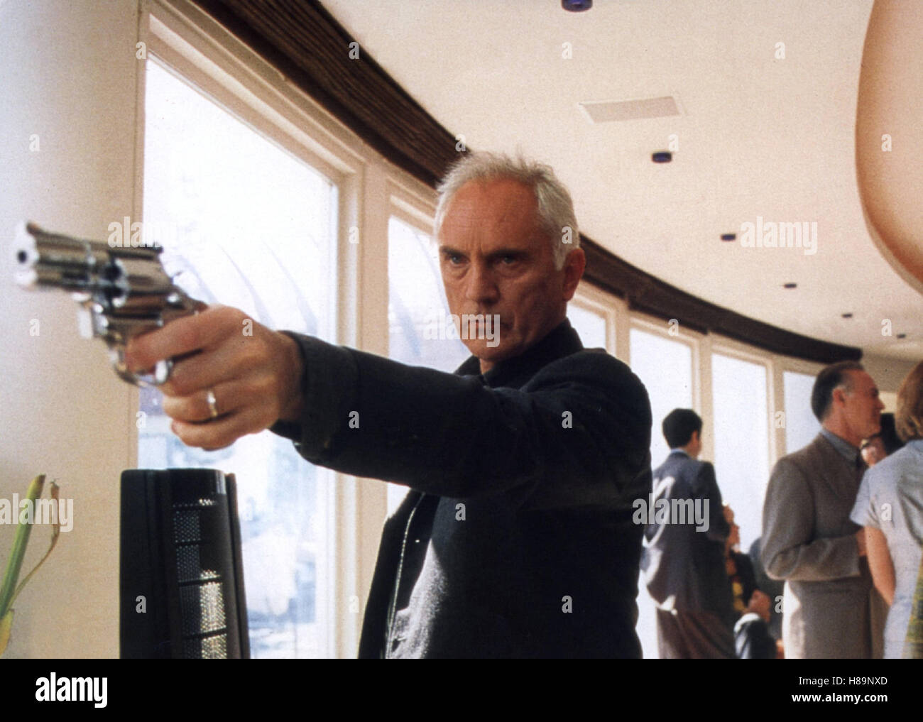 Die kalkhaltigen, (KALKHALTIGEN) USA 1999, Regie: Steven Soderbergh, TERENCE STAMP, Stichwort: Revolver, Waffe Stockfoto