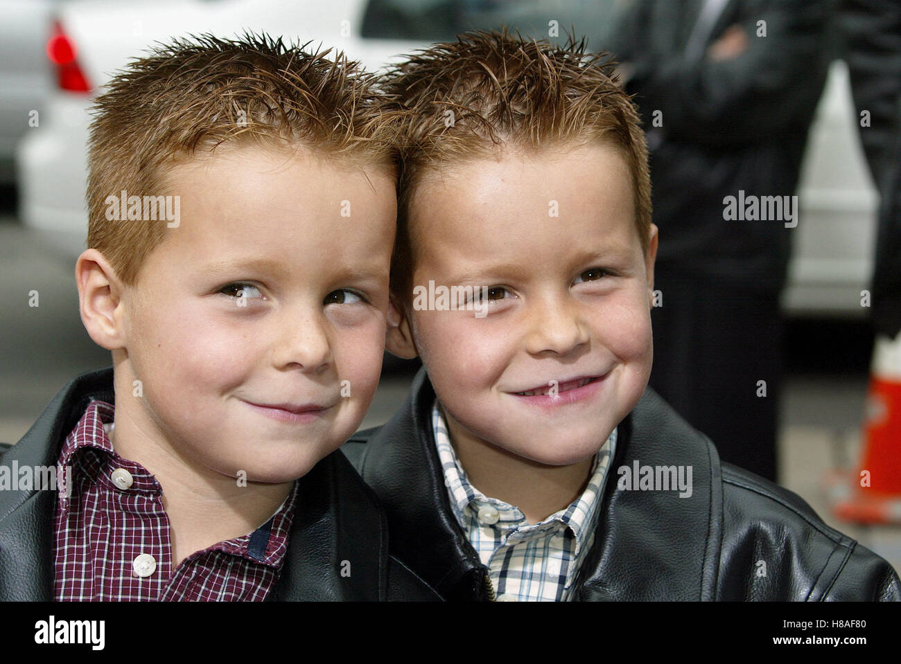 BRENT & SHANE KINSMAN LOONEY TUNES BACK IN ACTION CHINESE THEATRE