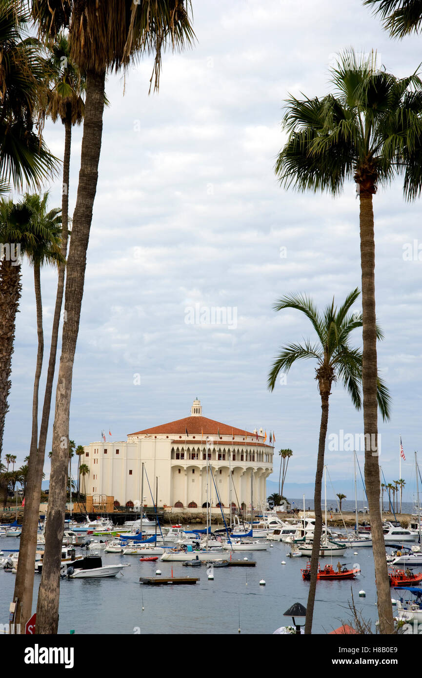 Catalina Island Blick auf Hafen mit Casino-Gebäude Stockfoto
