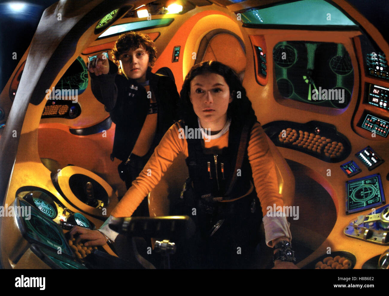 Spy Kids 2 - Die Rückkehr der Superspione KIDS 2: ISLAND OF LOST DREAMS) USA 2002, Regie: Robert Rodriguez, DARYL SABARA, ALEXA VEGA, Schlüssel: Raumschiff, Instrumente, Monitor Stockfoto