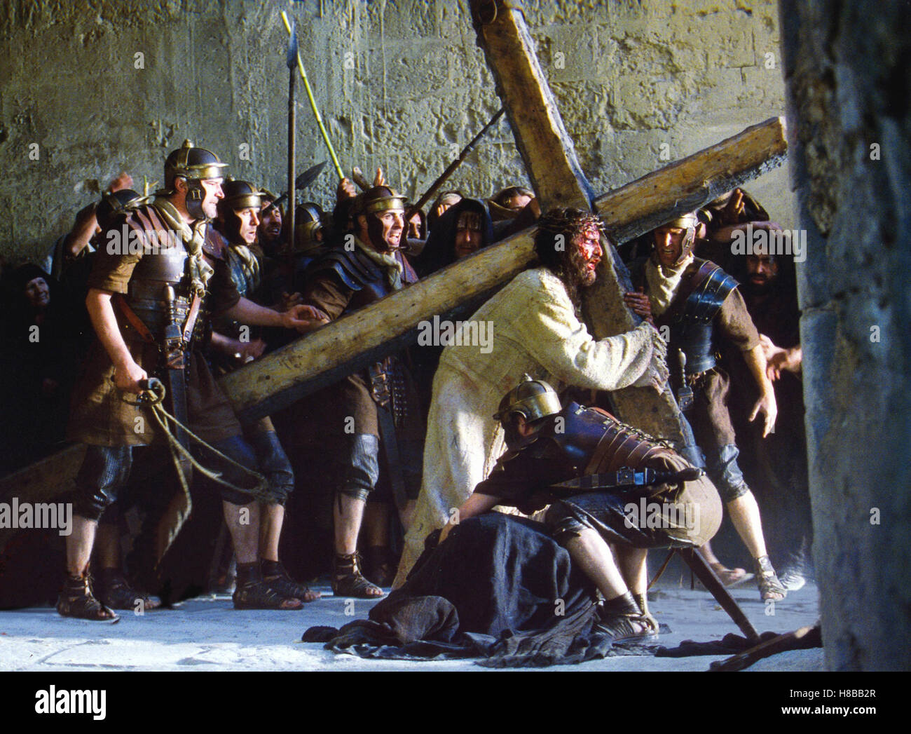 Passion Christi, (die PASSION Christi) sterben USA 2004, Regie: Mel Gibson, JAMES CAVIEZEL als Jesus, Schlüssel: Kreuz, Kreuzträger, Dornenkrone, Stockfoto
