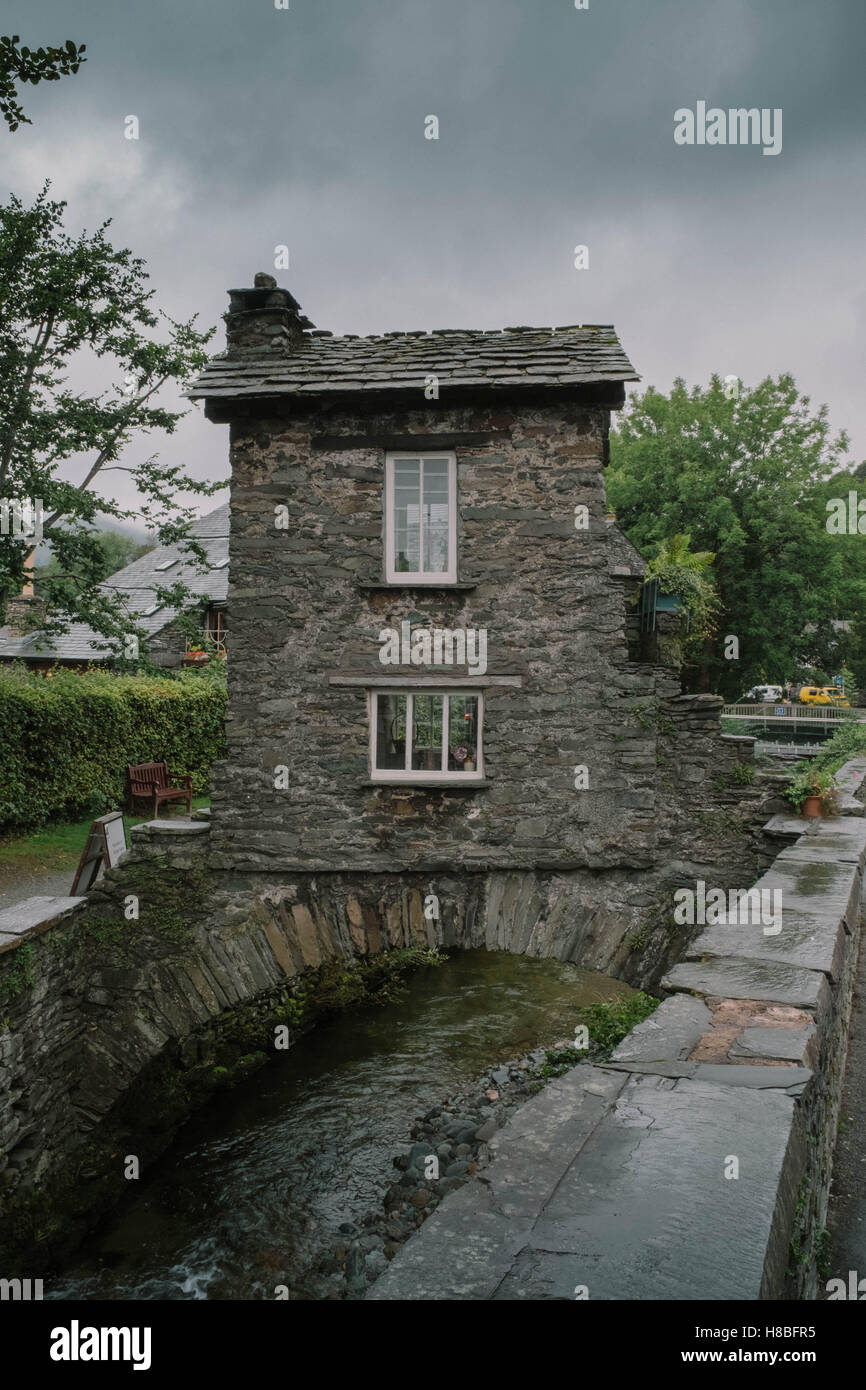 Das Haus auf der Bruecke in Ambleside, Lake District Stockfoto