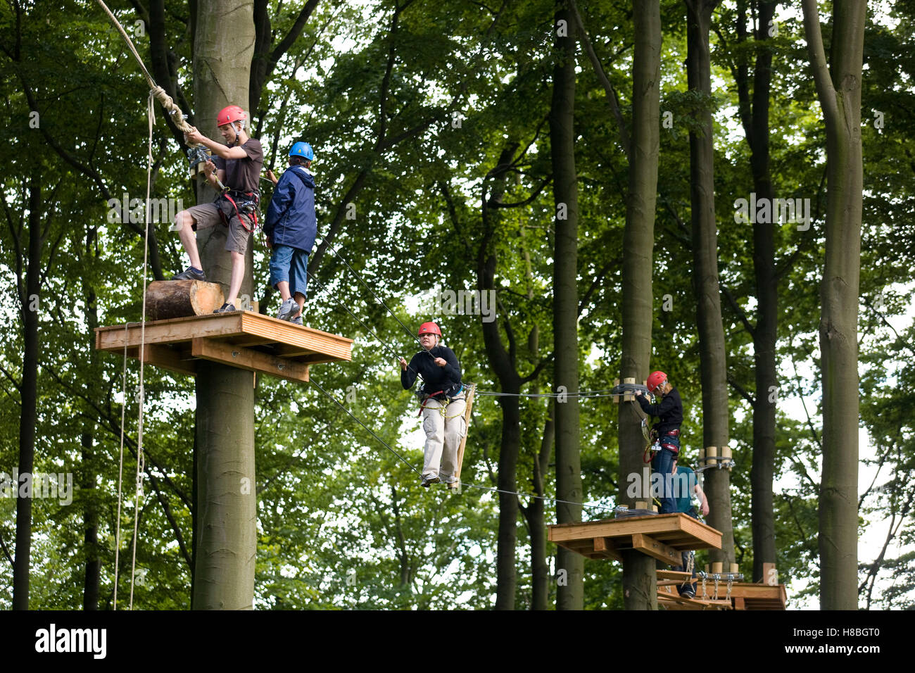 Europa, Deutschland, North Rhine-Westphalia, Wetter an der Ruhr, Hochseilgarten. Stockfoto