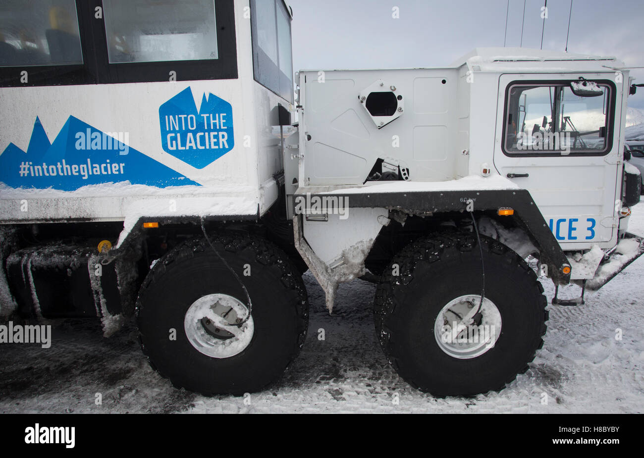 Ein ehemaligen NATO-Raketenwerfer ist Transport ins the Glacier Tour am Gletscher Langjökull außerhalb Húsafell, West-Island Stockfoto