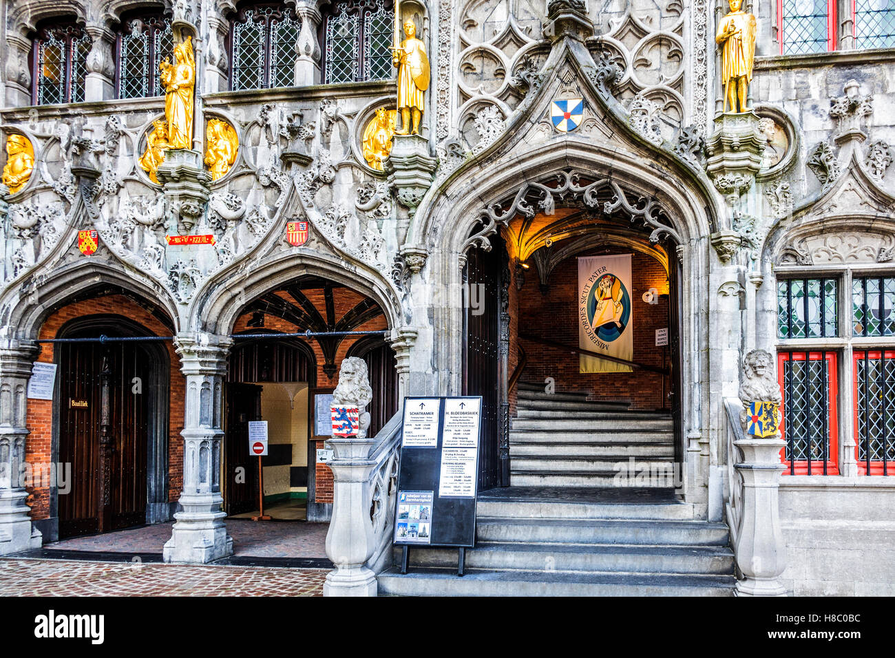 Die Basilika des Heiligen Blutes Marktplatz Brügge Belgien Stockfoto