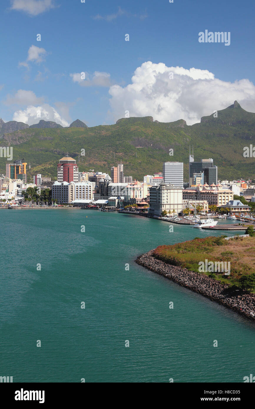 Stadt am Ufer des Meeres Bucht. Port Louis, Mauritius Stockfoto