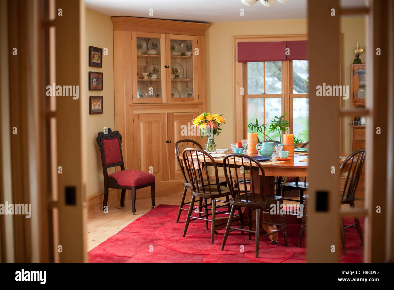 Esszimmer mit Tisch, Inn gotische Eves, Trumansburg, New York, USA. Stockfoto