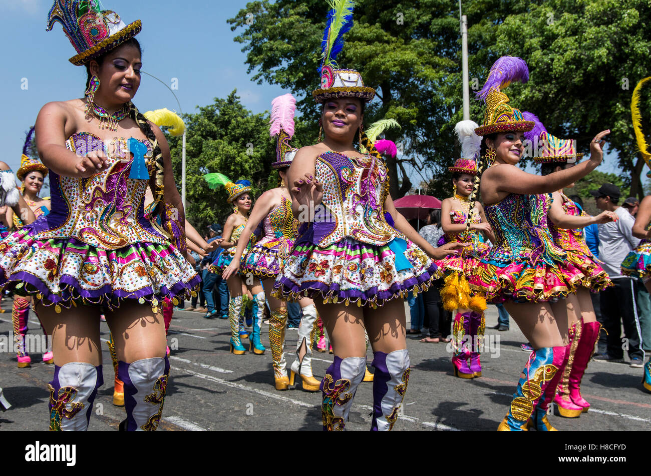 Folkloristische Tänzer aus der Region Puno, Peru. Stockfoto