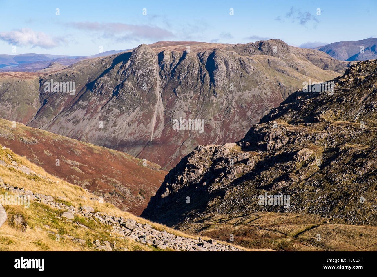 Mit Blick auf die Langdale Pikes in Lake District National Park, Cumbria, England Stockfoto