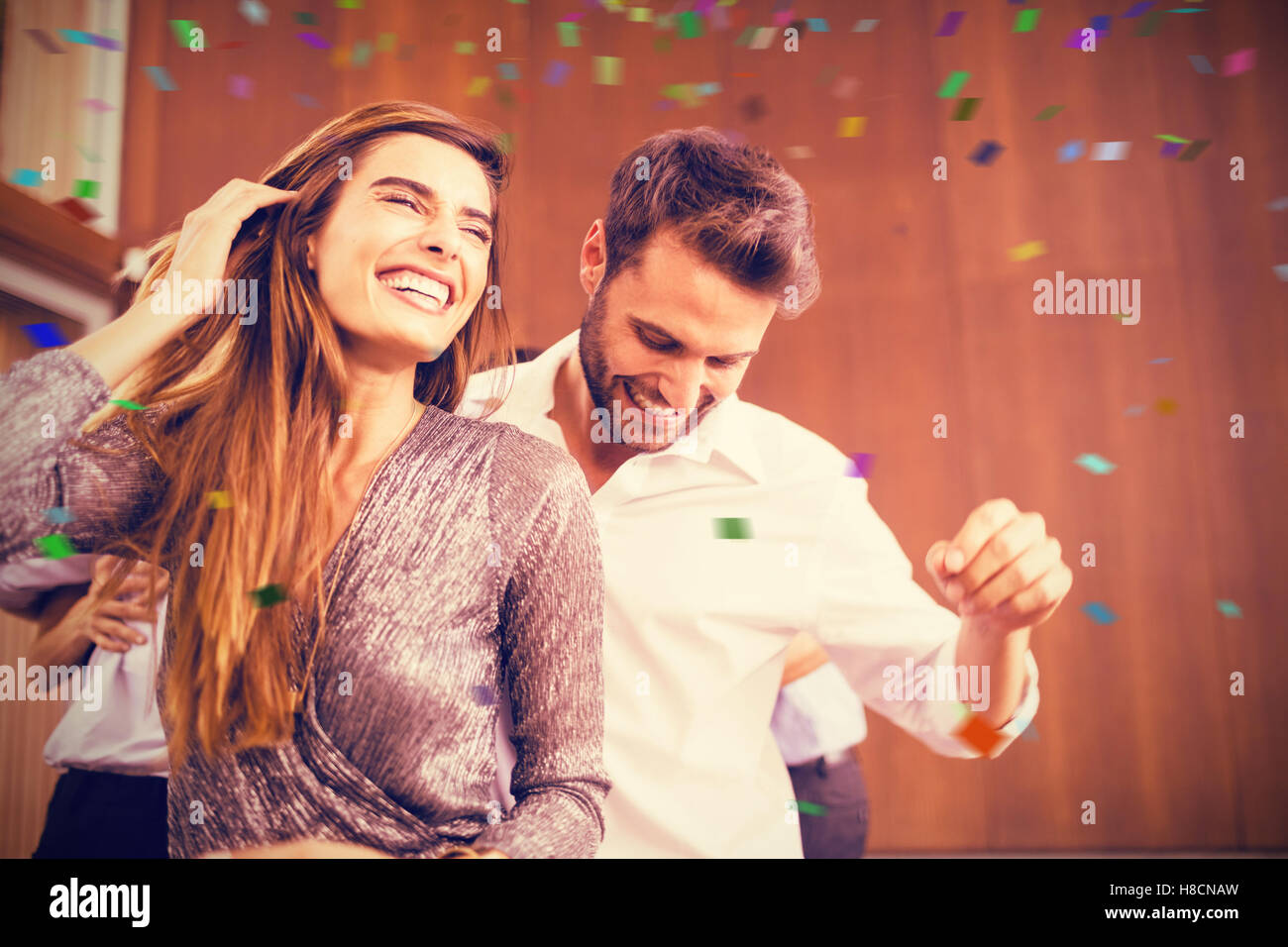 Zusammengesetztes Bild der fröhlichen jungen Tanzpaar Stockfoto