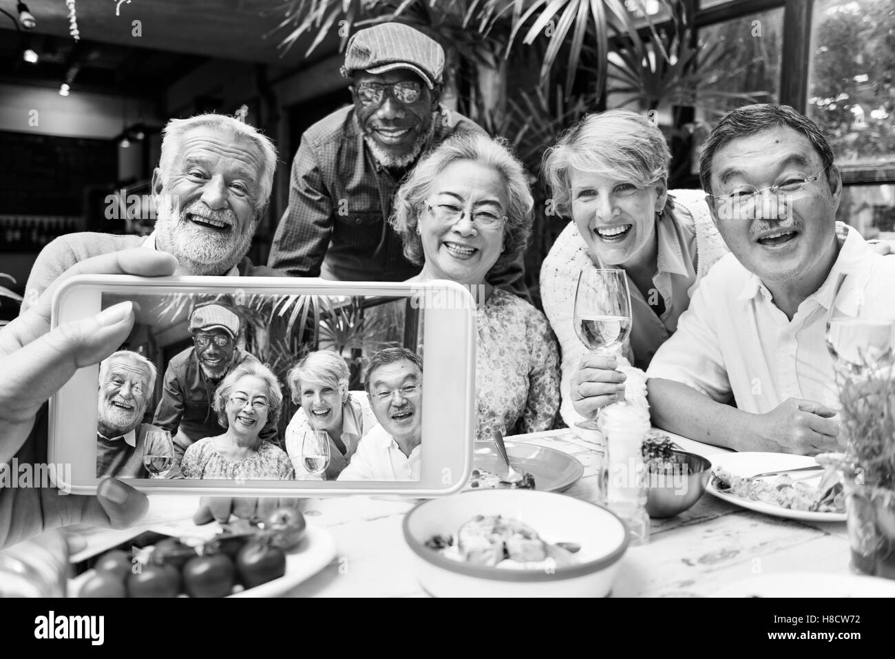 Gruppe von Freunden Zusammensein Happy Meal Konzept Stockfoto