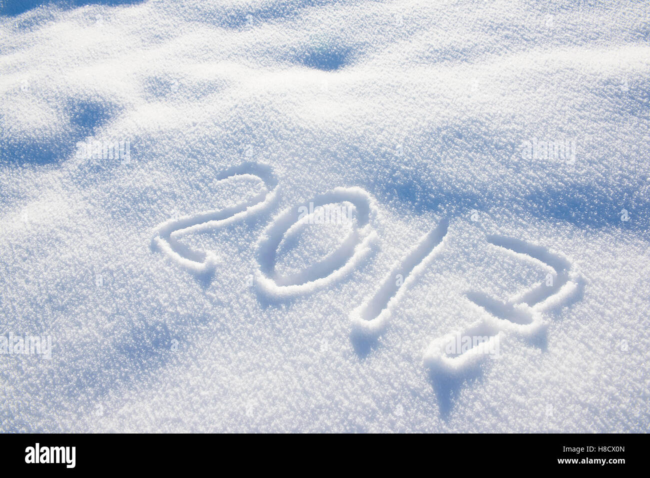 neue Jahre zurückliegen 2017 geschrieben im Schnee Stockfoto
