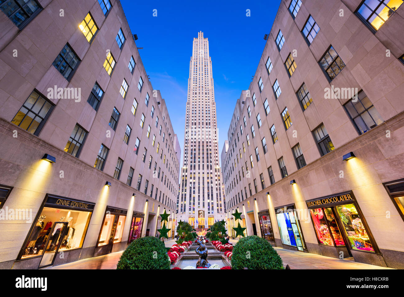 NEW YORK CITY - 2. November 2016: Rockefeller Center in New York. Das Kulturdenkmal wurde im Jahr 1939 abgeschlossen. Stockfoto
