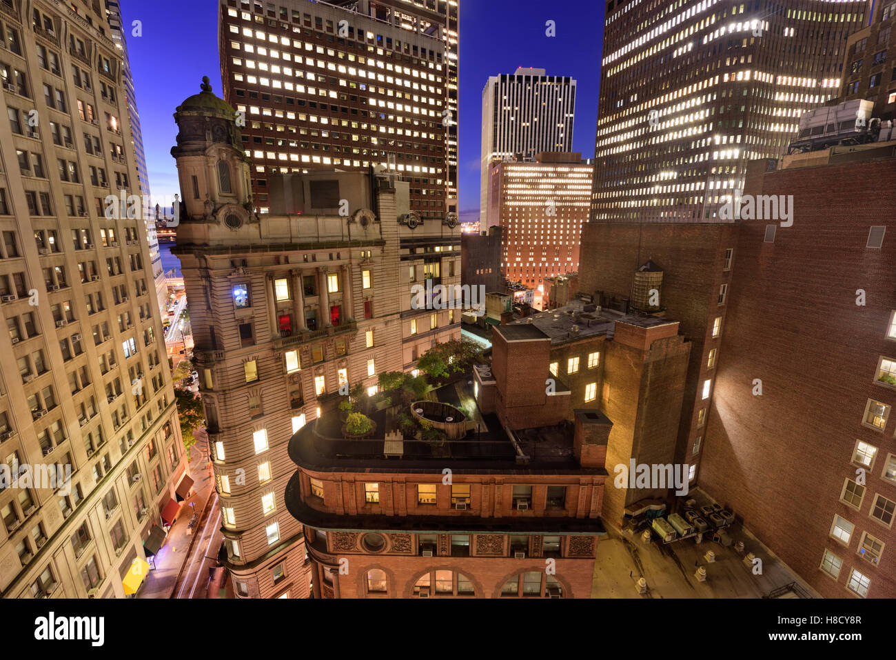 Bankenviertel Stadtbild mit neuer und Alter Architektur in New York City. Stockfoto