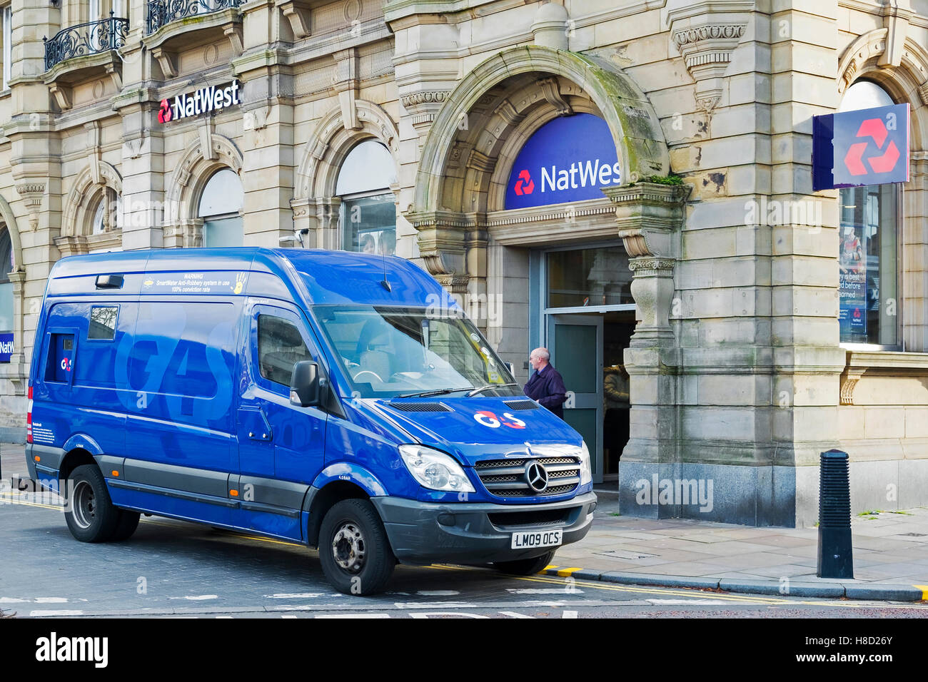 G4S Security Inkasso und Transfer außerhalb Nat West Bank, Southport, Merseyside, UK Stockfoto