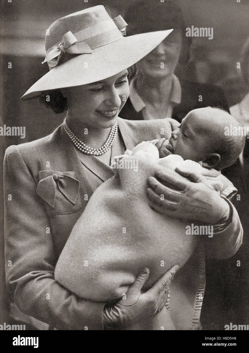 Prinzessin Elisabeth, zukünftige Elisabeth II., 1926 - 2022. Königin des Vereinigten Königreichs, Kanada, Australien und Neuseeland. Gesehen hier bei einem Besuch der Heritage Craft Schools for Crippled Children, Chailey, Sussex, England, 27.. Juni 1945. Stockfoto