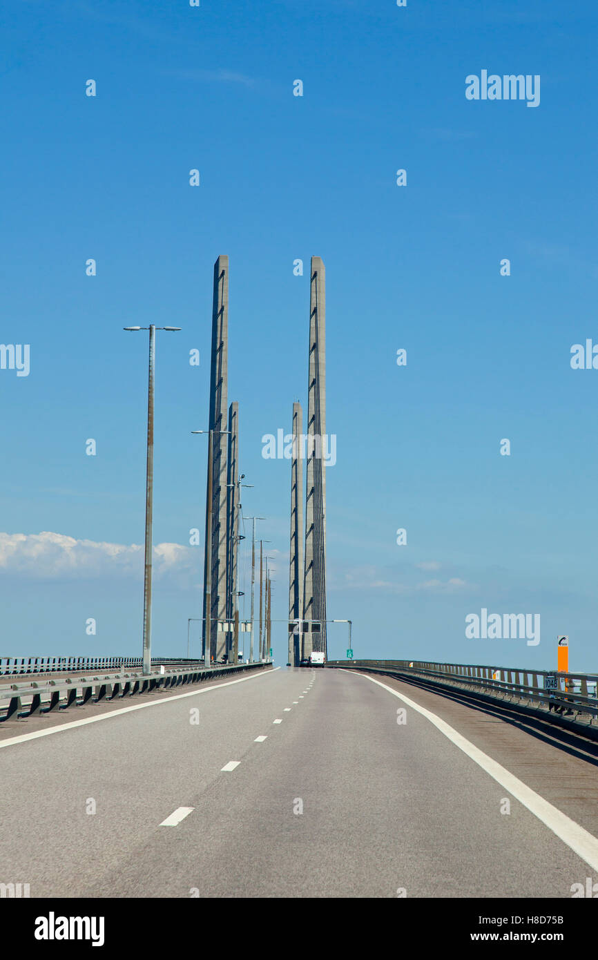 Öresund / Øresund-Brücke, zweigleisigen Eisenbahn- und zweispurige Brücke-Tunnel zwischen Dänemark und Schweden, Skandinavien Stockfoto