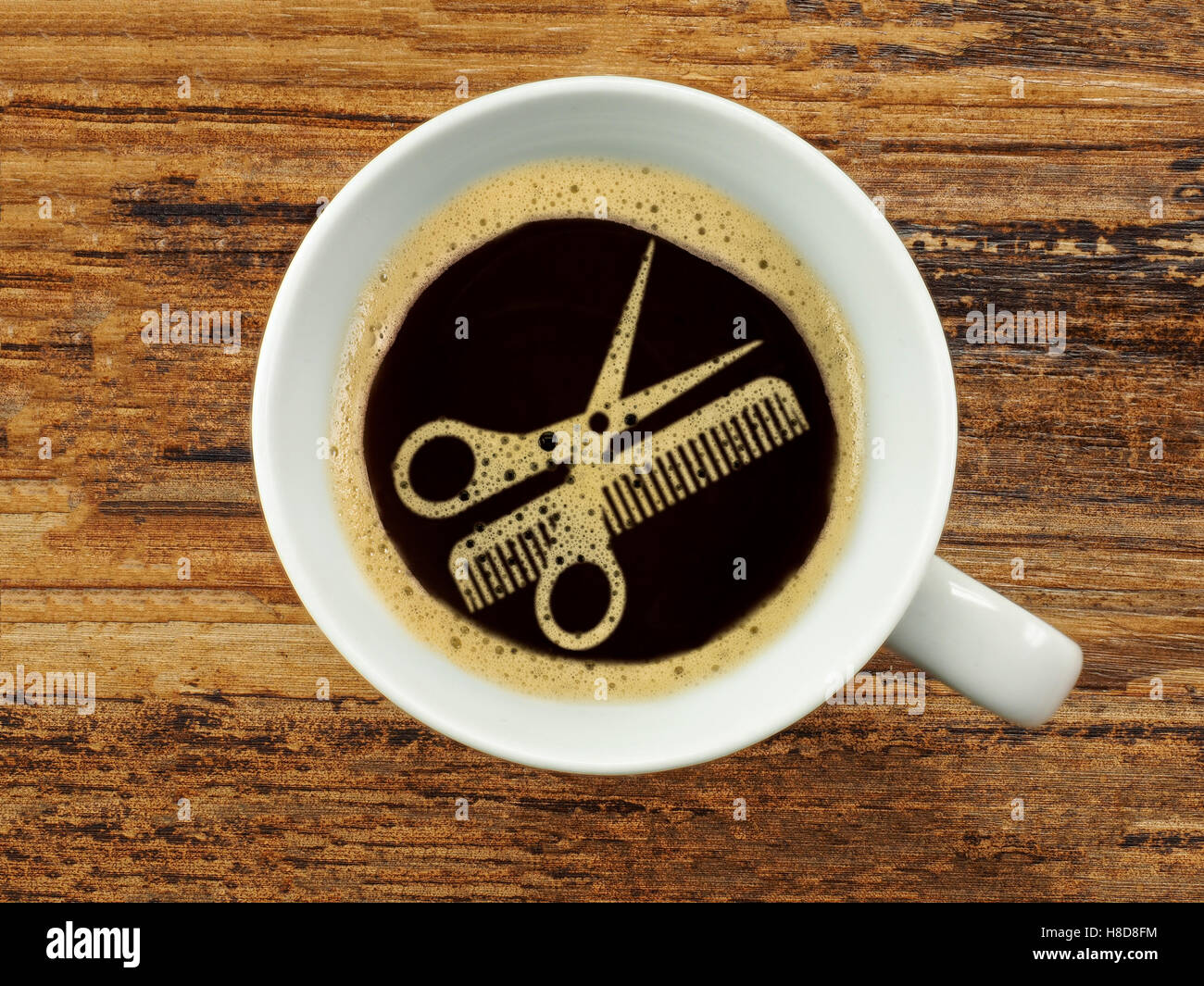 Kaffee beim Friseur - extra Service für die Wartezeit Stockfoto
