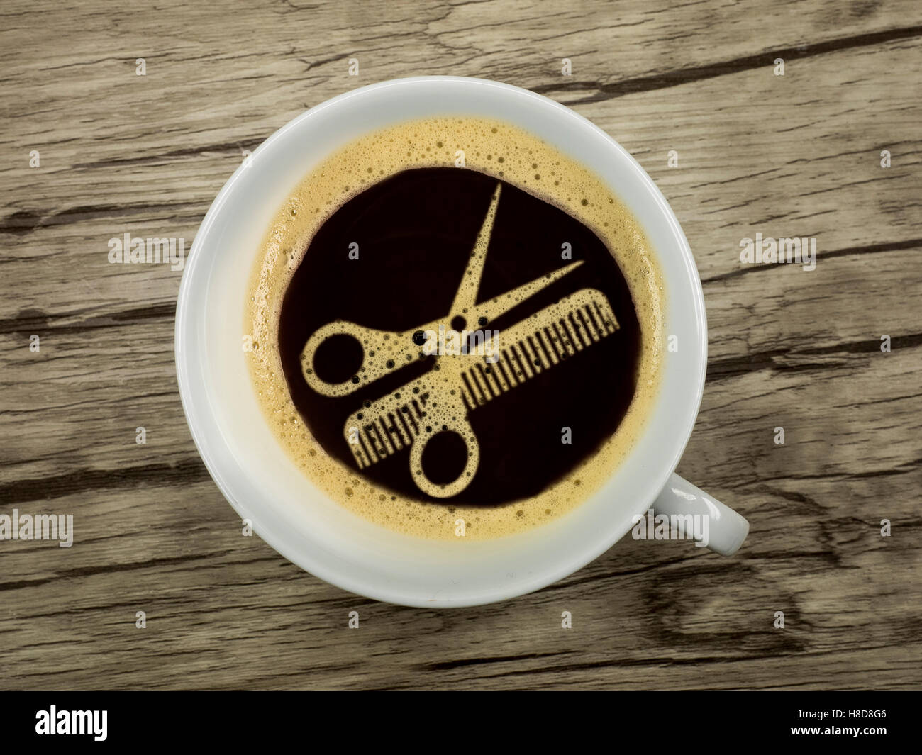 Kaffee beim Friseur - extra Service für die Wartezeit Stockfoto