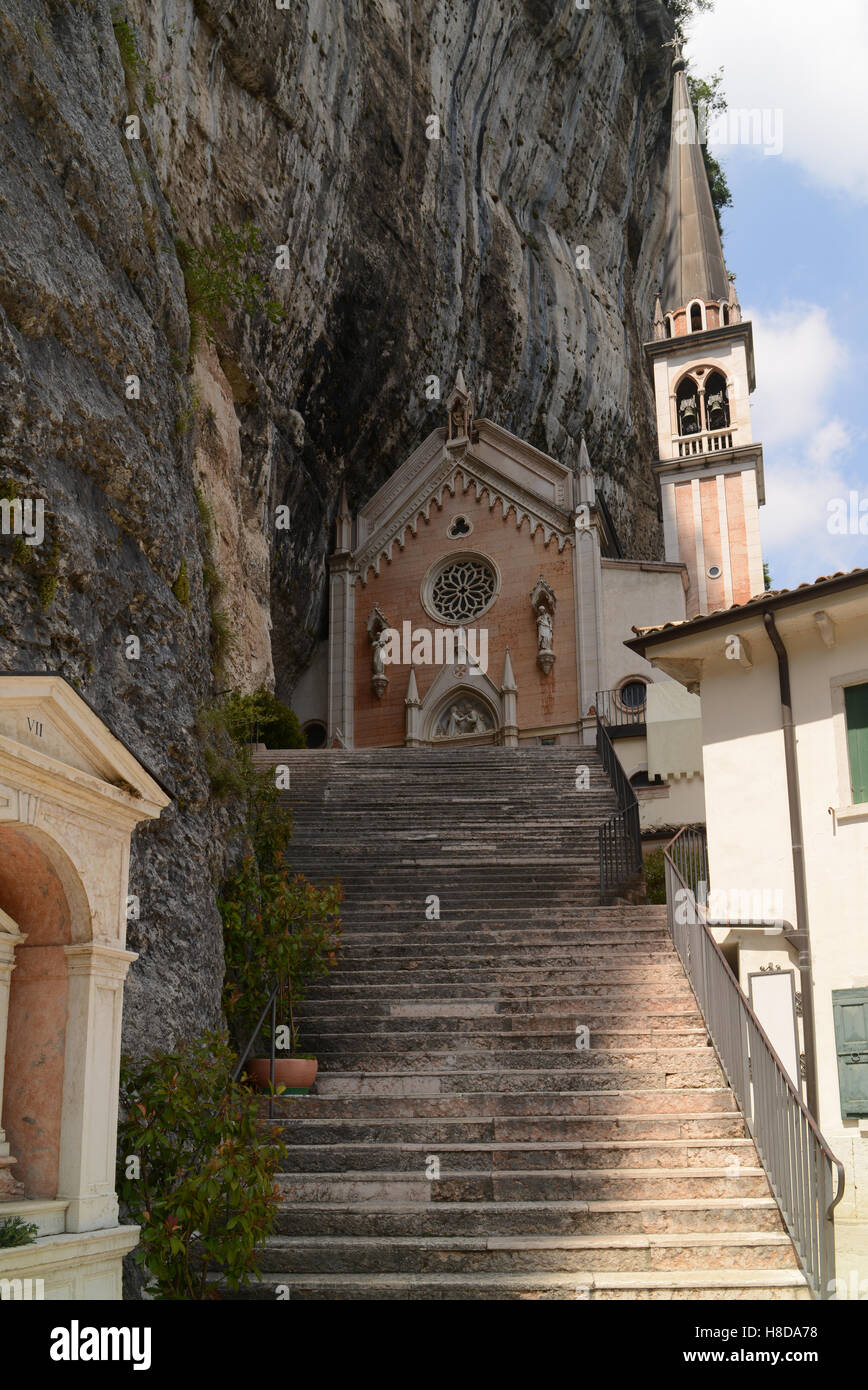 Santuario madonna della corona church Fotos und Bildmaterial in hoher