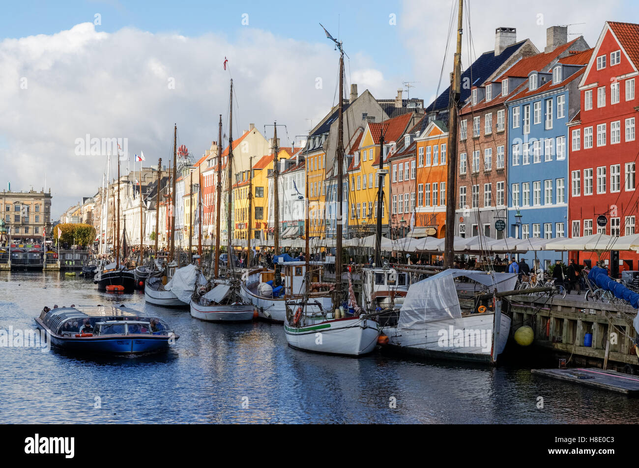 Bunte Stadthäuser entlang Nyhavn Kanal in Kopenhagen, Dänemark Stockfoto