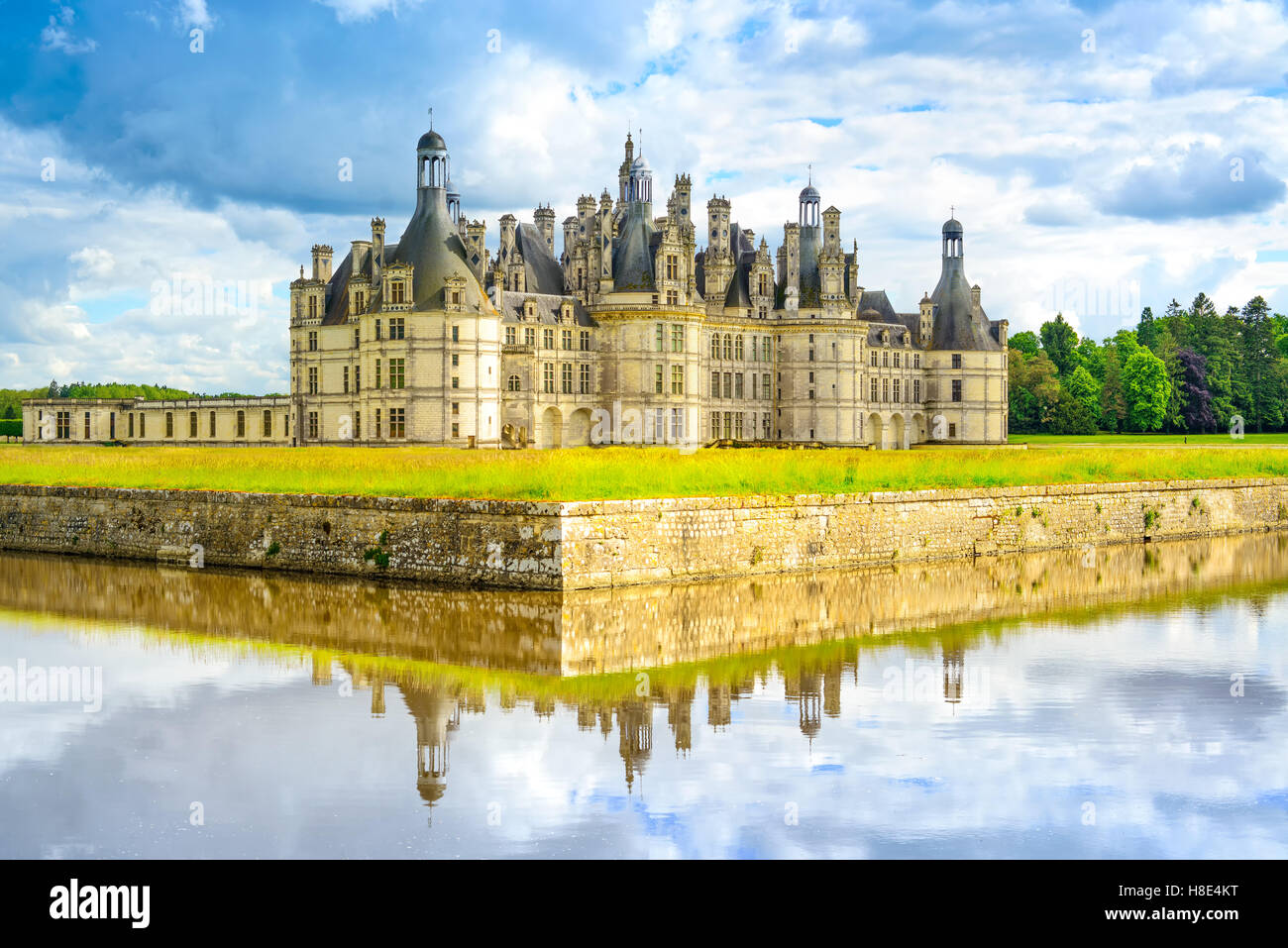 Chateau de Chambord, mittelalterliche französische Königsschloss und Reflexion. Loire-Tal, Frankreich, Europa. UNESCO Welterbe-Aufstellungsort Stockfoto