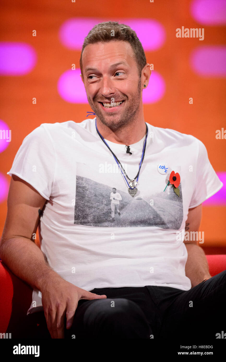 Chris Martin während der Dreharbeiten zu the Graham Norton Show in den Londoner Studios, Südlondon, am Freitag Abend auf BBC One ausgestrahlt werden. Stockfoto