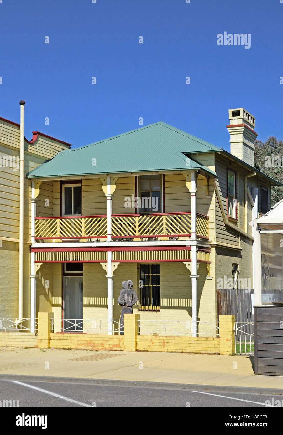 Zwei Etagen/Geschichte Ziegel und Wetterschenkel Home, Walcha NSW Australia Stockfoto