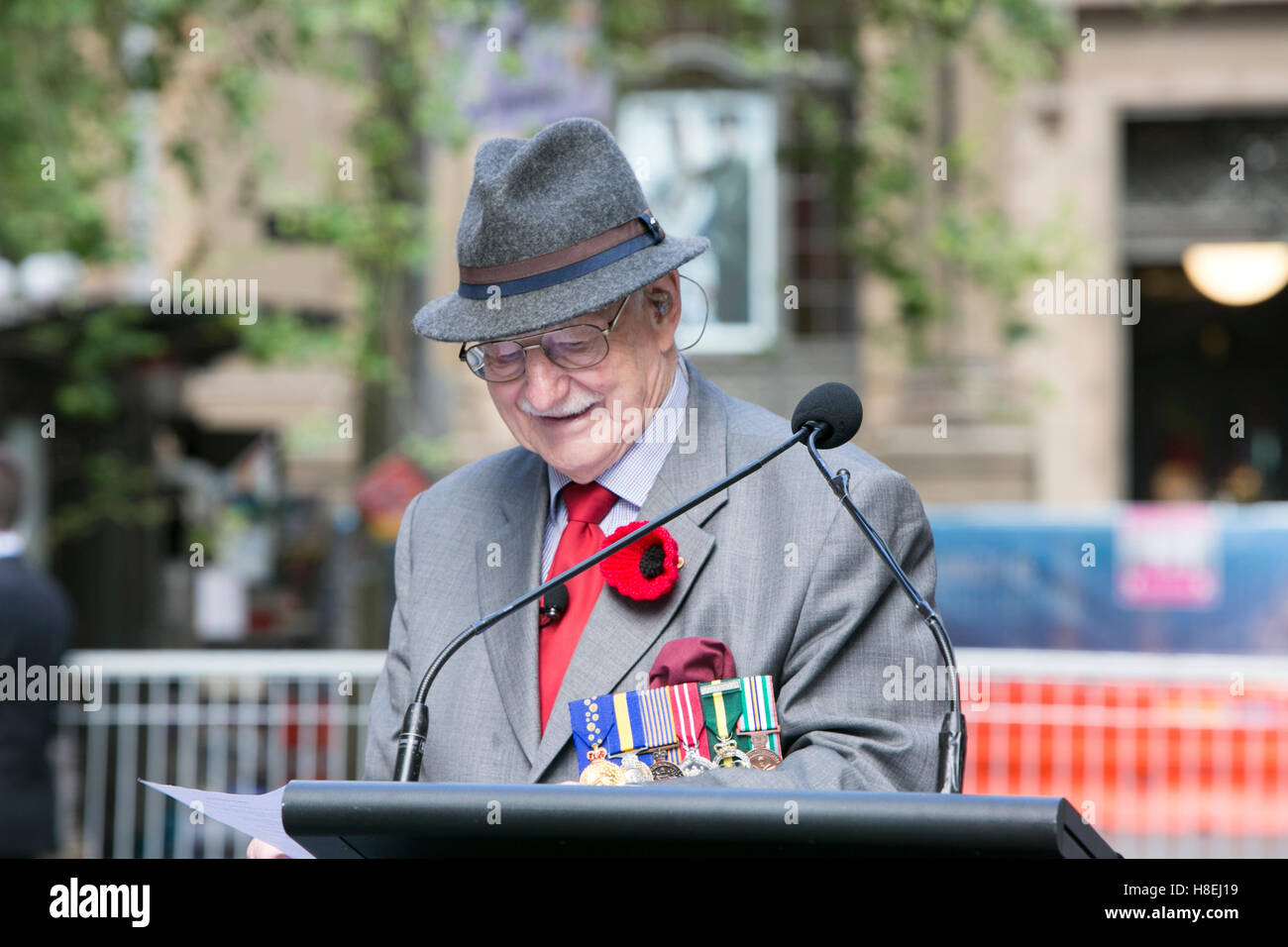 Erinnerung-Tag in Sydney Australia im November 2016, abgebildet ist der Zeremonienmeister Lieutenant Colonel John Moore OAM RFD Stockfoto