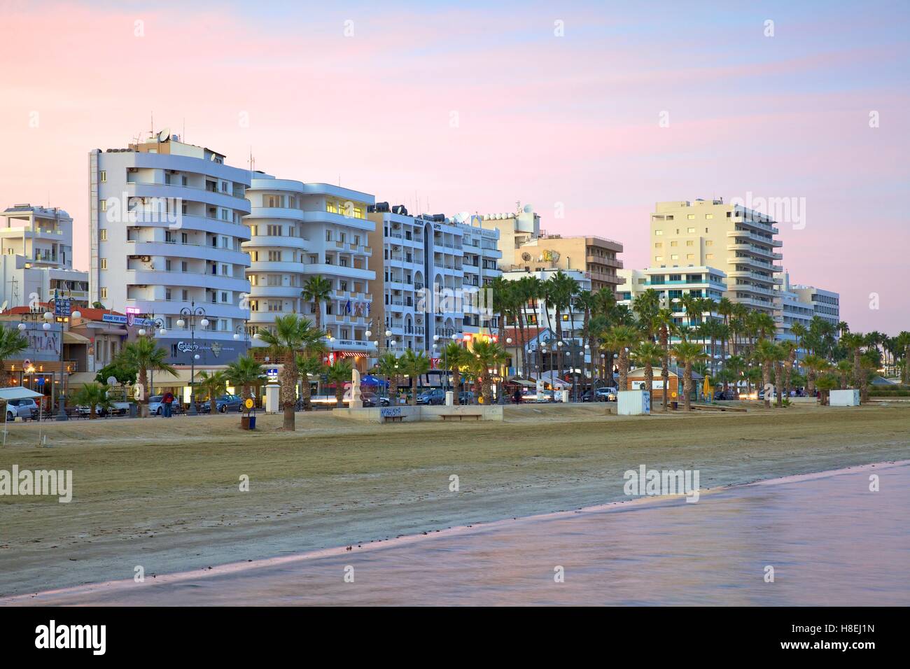 Strand in Larnaka, Larnaca, Zypern, östlichen Mittelmeer, Europa Stockfoto