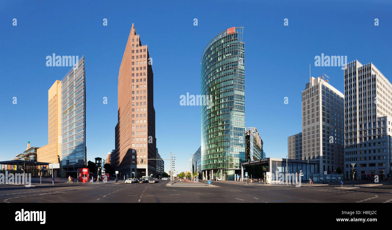 Der Potsdamer Platz mit DB Tower, Sony Center und Kollhoff Turm Tower, Berlin-Mitte, Berlin, Deutschland, Europa Stockfoto