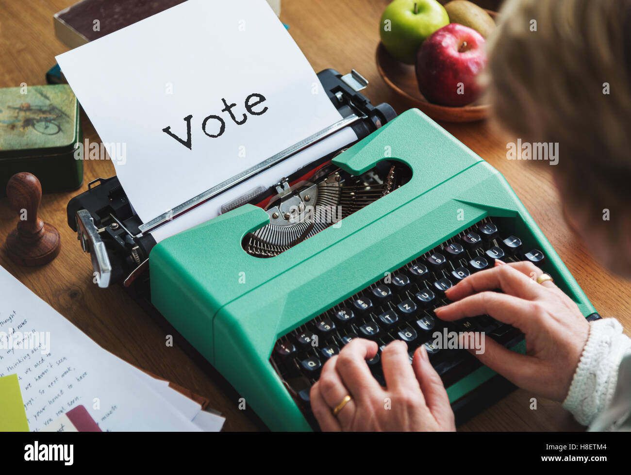 Stimmen Sie Abstimmung Umfrage-Journalismus-Konzept ab Stockfoto