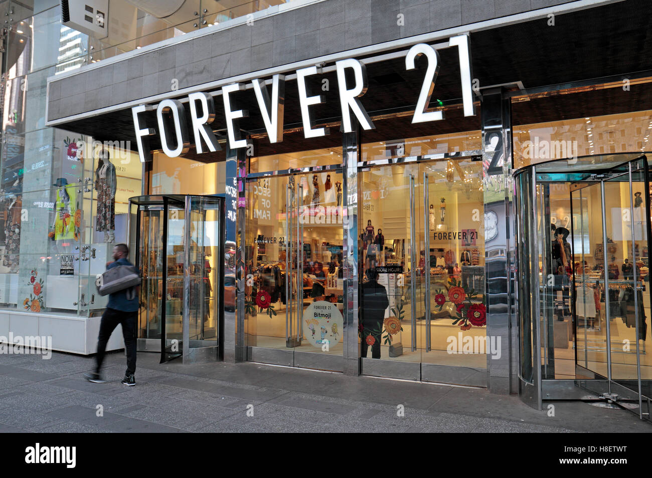 Ein Forever 21 Bekleidungsgeschäft in Manhattan, New York City, Vereinigte Staaten. Stockfoto