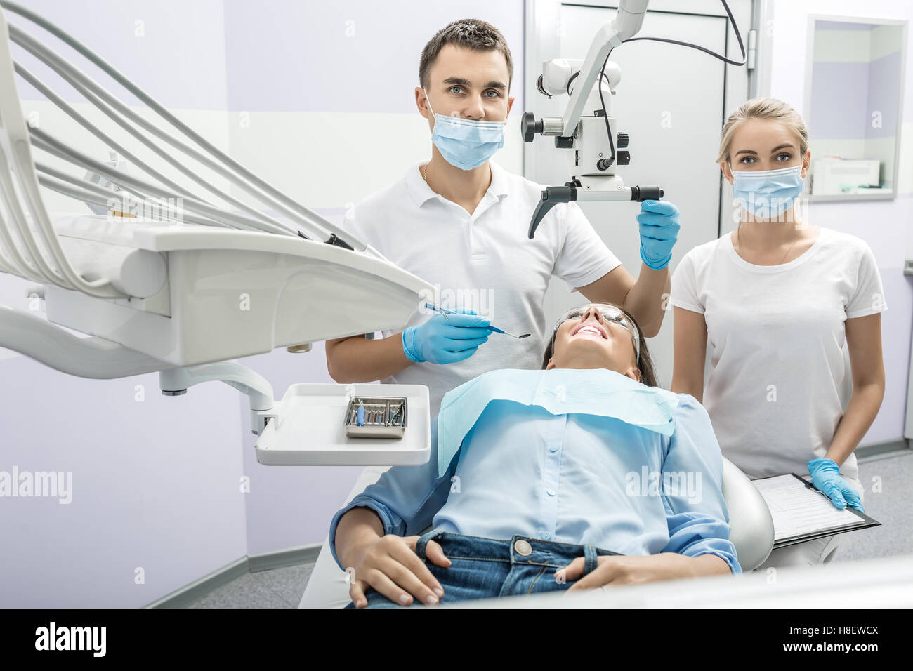 Mädchen Beim Zahnarzt Spritze Fotos Und Bildmaterial In Hoher Auflösung Alamy