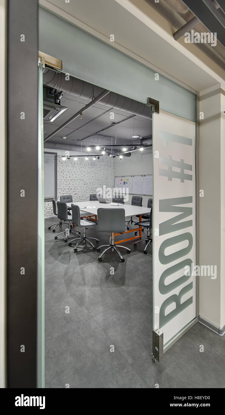 Coworking im Loftstil Stockfoto