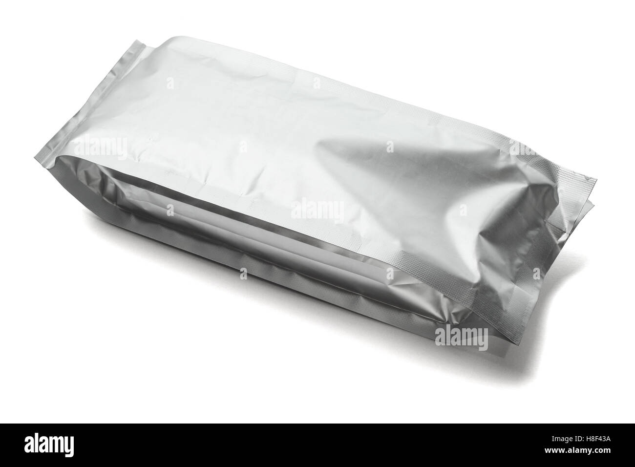 Leere Verpackung Aluminium Beutel auf weißem Hintergrund Stockfoto