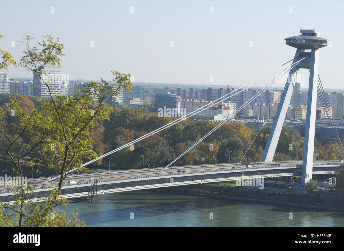 Brücke der slowakischen nationalen Aufstand in Bratislava Horizontal Stockfoto