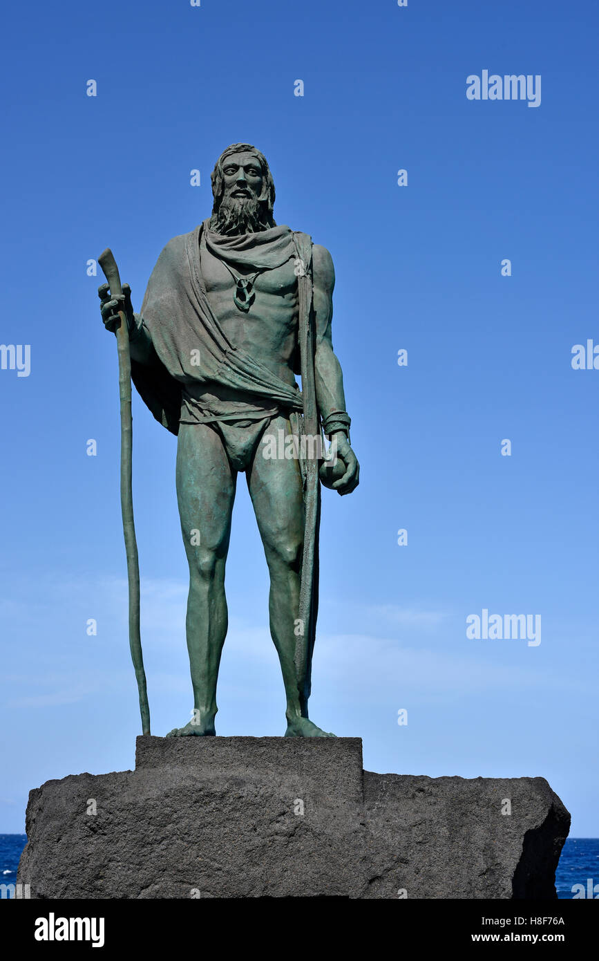 Mencey Statue auf der Promenade von Candelaria, Statue der Guanchen