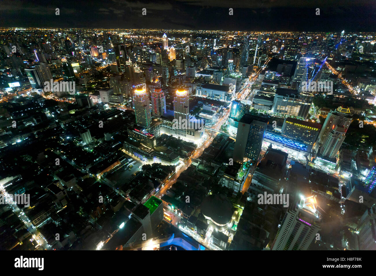 Bangkok Skyline bei Nacht, Bangkok, Thailand Stockfoto