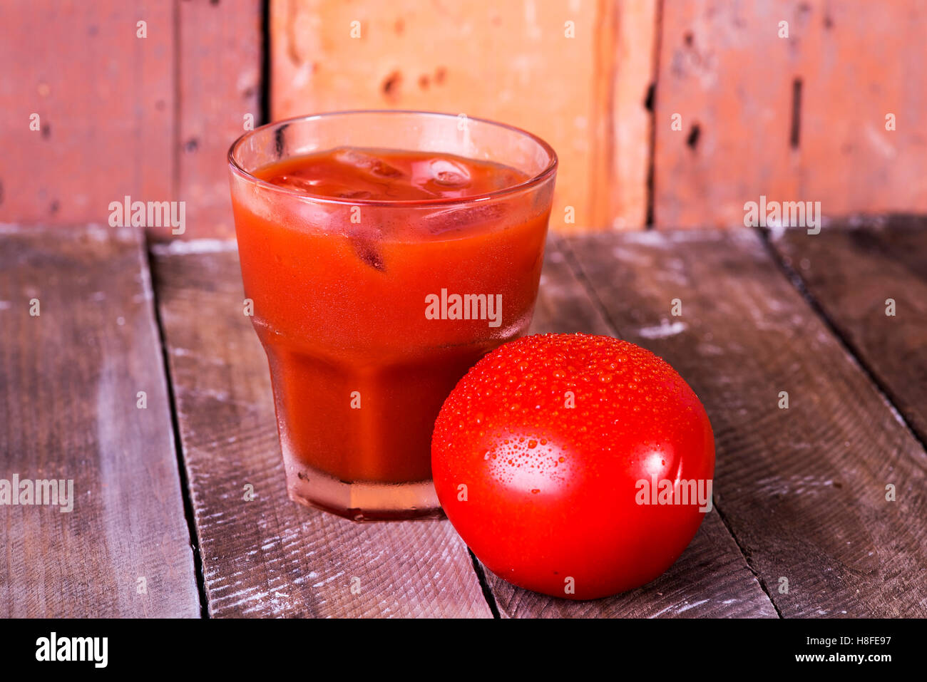 Saft aus frischen Tomaten Stockfoto