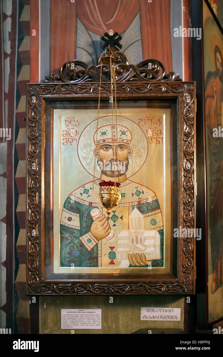 Georgien-Tbilisi.A Kirchlein ist nicht weit von große Kirche der Heiligen Dreifaltigkeit - Sameba. Stockfoto