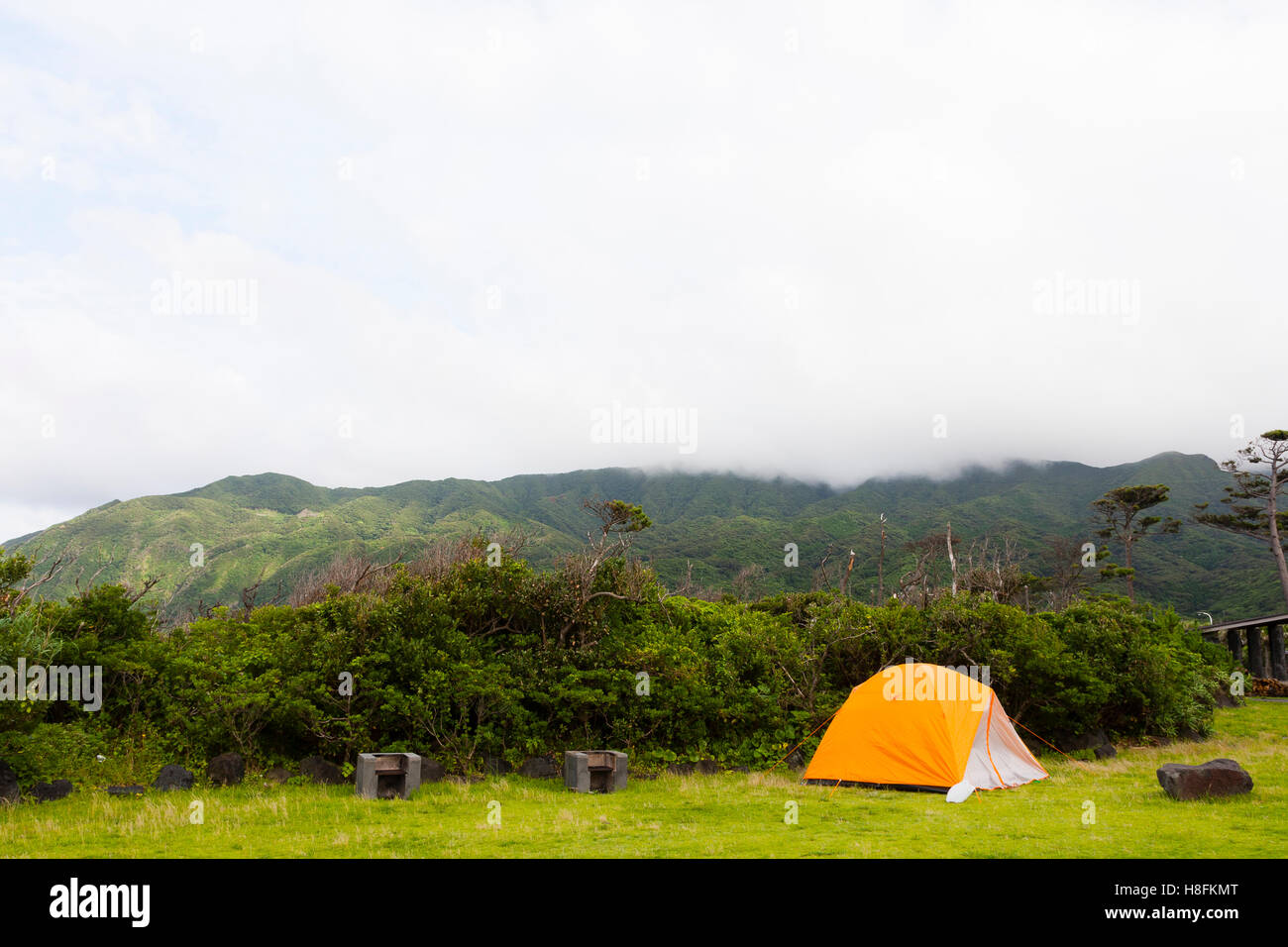 Bitte, JAPAN-A-Zelt in der freien Campingplatz am Hachijoo. Stockfoto