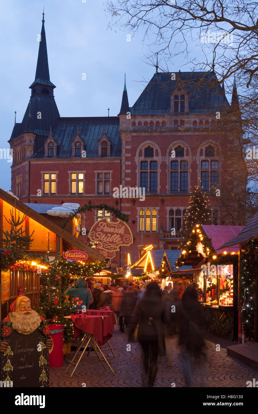 Weihnachtsmarkt Oldenburg, Lambertimarkt mit dem alten Rathaus in der